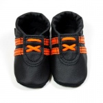 Sneaker in schwarz-orange